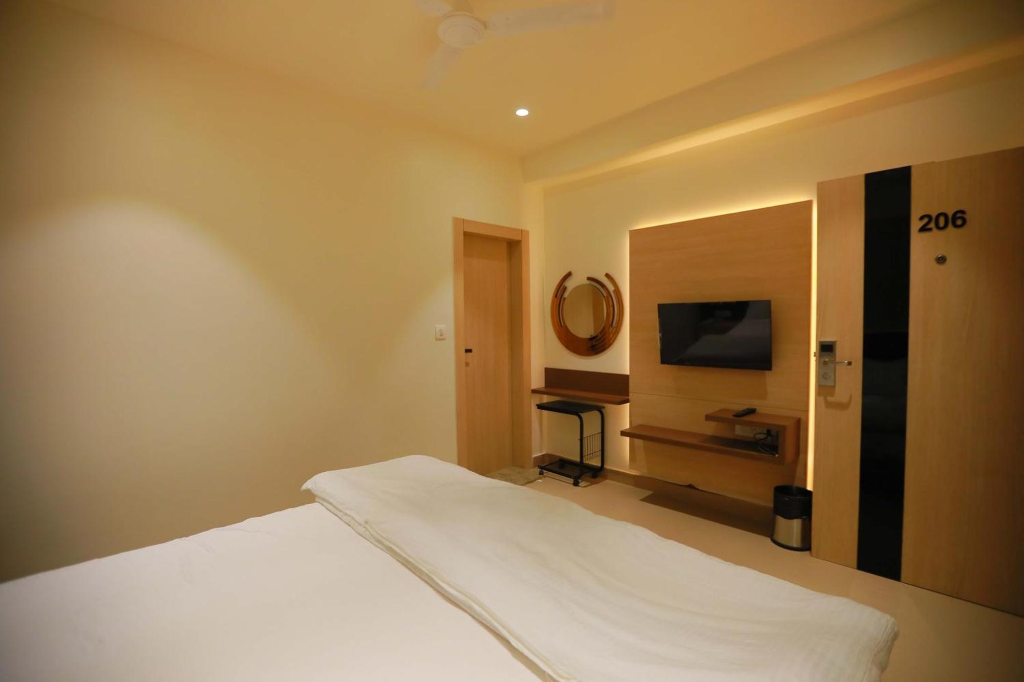 Hotel 16 Delhi (National Capital Territory of India) Exterior foto